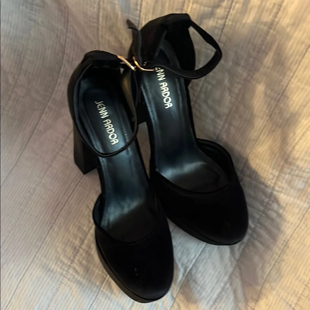Jenn Ardor Black Platform Heels - Picture 2 of 4